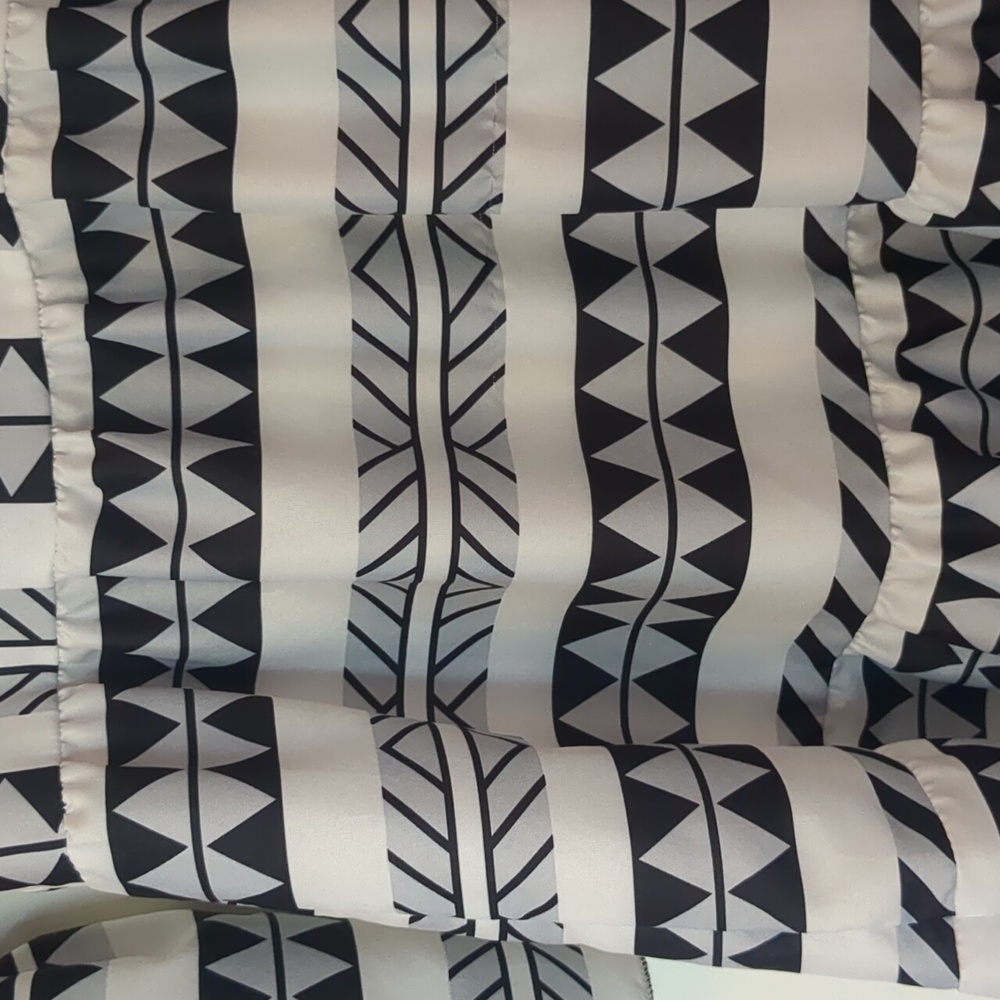 Sunday Up Geometric Black and White Dress - Picture 4 of 8